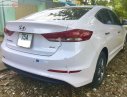 Hyundai Elantra 2017 - Cần bán gấp Hyundai Elantra 1.6 MT 2017, màu trắng số sàn, 496 triệu