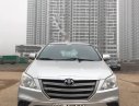 Toyota Innova 2.0E 2016 - Cần bán xe Toyota Innova 2.0E 2016, màu bạc số sàn, giá tốt
