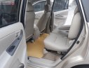 Toyota Innova 2.0E 2014 - Bán Toyota Innova 2.0 E đời 2014, màu vàng số sàn