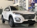 Hyundai Tucson 1.6 Turbo 2020 - Hyundai Huế - Bán gấp chiếc Hyundai Tucson 1.6 Turbo 2019, màu trắng, 912 triệu