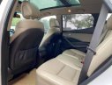 Hyundai Santa Fe 2016 - Cần bán gấp Hyundai Santa Fe sản xuất 2016, màu trắng số tự động, giá tốt