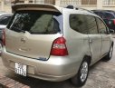 Nissan Grand livina 2011 - Bán xe Nissan Grand livina năm 2011, màu bạc như mới