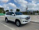 Toyota Land Cruiser 2016 - Cần bán gấp Toyota Land Cruiser năm sản xuất 2016, màu trắng, xe nhập