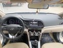Hyundai Elantra 2019 - Bán Hyundai Elantra đời 2019, màu trắng số sàn, giá tốt