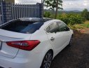 Kia K3 2016 - Cần bán gấp Kia K3 1.6 MT năm sản xuất 2016, màu trắng, giá 400tr