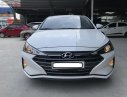 Hyundai Elantra 2019 - Bán Hyundai Elantra đời 2019, màu trắng số sàn, giá tốt
