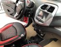 Chevrolet Spark 2018 - Bán xe Chevrolet Spark LT MT đời 2018, màu đỏ số sàn