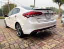 Kia Cerato 2018 - Cần bán Kia Cerato 1.6 MT sản xuất năm 2018, màu trắng số sàn, giá tốt