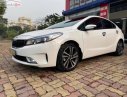 Kia Cerato 2018 - Cần bán Kia Cerato 1.6 MT sản xuất năm 2018, màu trắng số sàn, giá tốt