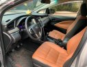 Toyota Innova E 2018 - Cần bán lại xe Toyota Innova E đời 2018, màu bạc, 650tr