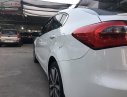 Kia K3 2014 - Cần bán Kia K3 1.6 MT năm 2014, màu trắng số sàn, 425 triệu