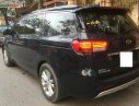 Kia Sedona 2017 - Cần bán xe Kia Sedona năm sản xuất 2017, màu đen xe gia đình