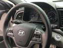 Hyundai Elantra 2017 - Cần bán lại xe Hyundai Elantra sản xuất năm 2017, màu đen chính chủ
