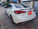 Kia Cerato 2018 - Cần bán gấp Kia Cerato năm sản xuất 2018, màu trắng số sàn, giá tốt