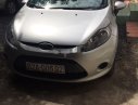 Ford Fiesta 2011 - Bán Ford Fiesta đời 2011, màu bạc xe gia đình, 255tr