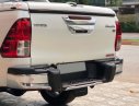 Toyota Hilux 2018 - Cần bán lại xe Toyota Hilux sản xuất năm 2018, màu trắng, xe nhập