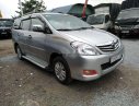 Toyota Innova 2009 - Cần bán gấp Toyota Innova đời 2009, màu bạc, số tự động, 355 triệu