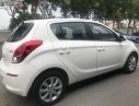 Hyundai i20 1.4 AT 2013 - Cần bán Hyundai i20 1.4 AT đời 2013, màu trắng, nhập khẩu xe gia đình