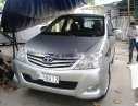 Toyota Innova 2010 - Bán ô tô Toyota Innova năm sản xuất 2010, màu bạc xe gia đình