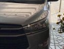Toyota Innova 2.0E 2017 - Cần bán Toyota Innova 2.0E sản xuất 2017, màu xám, 575 triệu