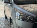 Toyota Innova 2.0E 2017 - Cần bán Toyota Innova 2.0E sản xuất 2017, màu xám, 575 triệu