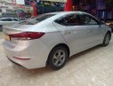 Hyundai Elantra 2016 - Bán Hyundai Elantra sản xuất năm 2016, màu bạc, xe gia đình 