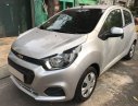 Chevrolet Spark 2018 - Bán Chevrolet Spark MT sản xuất năm 2018, màu bạc số sàn, 255 triệu