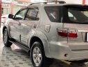 Toyota Fortuner 2.5G MT 2010 - Bán xe Toyota Fortuner 2.5G MT sản xuất 2010, màu bạc xe gia đình giá cạnh tranh