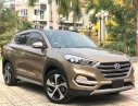 Hyundai Tucson   2018 - Bán Hyundai Tucson 1.6Tubor năm 2018, màu nâu, giá chỉ 855 triệu