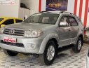 Toyota Fortuner 2.5G MT 2010 - Bán xe Toyota Fortuner 2.5G MT sản xuất 2010, màu bạc xe gia đình giá cạnh tranh