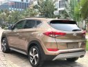 Hyundai Tucson   2018 - Bán Hyundai Tucson 1.6Tubor năm 2018, màu nâu, giá chỉ 855 triệu