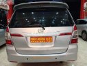 Toyota Innova 2.0E 2015 - Bán Toyota Innova 2.0E sản xuất năm 2015, màu bạc xe gia đình