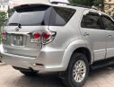 Toyota Fortuner 2014 - Cần bán xe Toyota Fortuner đời 2014, màu bạc xe gia đình