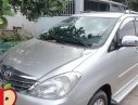 Toyota Innova 2.0 MT 2011 - Bán xe Toyota Innova 2.0 MT sản xuất 2011, màu bạc