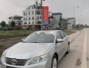 Toyota Camry 2.0E 2014 - Xe Toyota Camry 2.0E năm sản xuất 2014, màu bạc xe gia đình