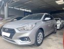 Hyundai Accent 2018 - Cần bán lại xe Hyundai Accent 2018, màu bạc, giá 418tr