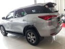 Toyota Fortuner 2018 - Cần bán gấp Toyota Fortuner đời 2018, màu bạc, xe nhập như mới, giá tốt