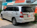 Toyota Innova 2015 - Cần bán xe Toyota Innova đời 2015, màu bạc số sàn