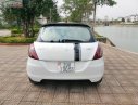 Suzuki Swift 2014 - Cần bán gấp Suzuki Swift sản xuất 2014, màu trắng xe gia đình, giá 375tr