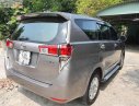 Toyota Innova   2017 - Cần bán lại xe Toyota Innova đời 2017, màu bạc, số sàn 