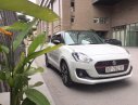 Suzuki Swift 2019 - Cần bán gấp Suzuki Swift đời 2019, màu trắng số tự động