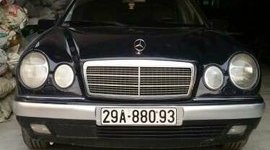 Mercedes-Benz E class E230 1998 - Bán Mercedes E230 đời 1998, màu đen, xe nhập số tự động, giá tốt giá 225 triệu tại Tp.HCM