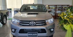 Toyota Hilux 4x2MT 2016 - Cần bán xe Toyota Hilux 4x2MT đời 2016, màu bạc giá 693 triệu tại Điện Biên