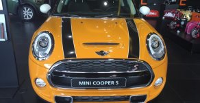 Mini Cooper S 2016 - Bán xe Mini Cooper S đời 2016, màu vàng, nhập khẩu nguyên chiếc giá 1 tỷ 613 tr tại Bình Dương