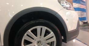 Volkswagen Golf 2013 - Cần bán xe Volkswagen Golf năm 2013, màu trắng, xe nhập giá 1 tỷ 69 tr tại Tp.HCM