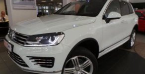 Volkswagen Touareg GP 2015 - Volkswagen Touareg 3.6l GP đời 2014, màu trắng, nhập Đức, chung khung gầm Q7. Tặng 100% thuế trước bạ. LH 0916777090 giá 2 tỷ 889 tr tại Tp.HCM