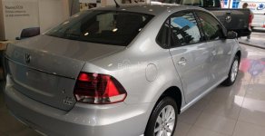 Volkswagen Polo 2014 - Bán xe nhập Volkswagen Polo sedan 1.6l màu bạc, cạnh tranh với Honda City, LH Hương: 0902.608.293 giá 690 triệu tại Tp.HCM