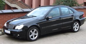 Mercedes-Benz C200 2001 - Cần bán Mercedes C200 đời 2001, màu đen, nhập khẩu còn mới giá 255 triệu tại Hà Nội