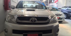 Toyota Hilux G 2010 - Cần bán Toyota Hilux G đời 2010, màu bạc giá 490 triệu tại Tp.HCM