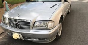 Mercedes-Benz C200 2000 - Cần bán xe Mercedes C200 đời 2000, màu bạc số tự động giá 150 triệu tại Tp.HCM